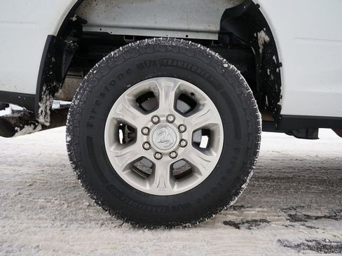 Used 2024 RAM 2500 Big Horn image 32