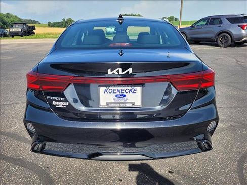 Used 2024 Kia Forte Sedan FWD image 6