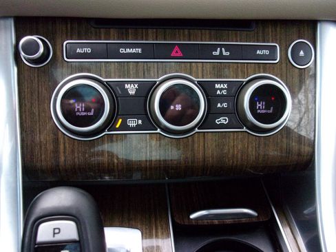 Used 2016 Land Rover Range Rover Sport HSE image 28