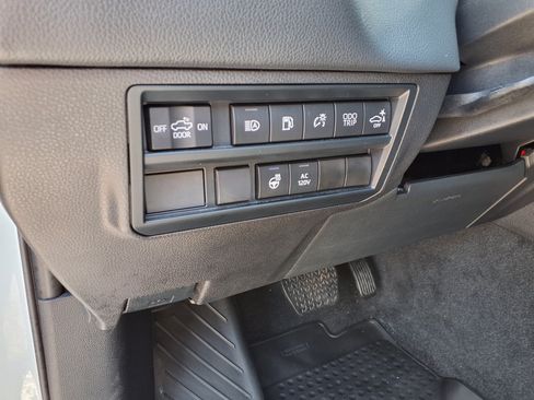 Used 2024 Toyota Tundra Limited AWD/4WD image 24