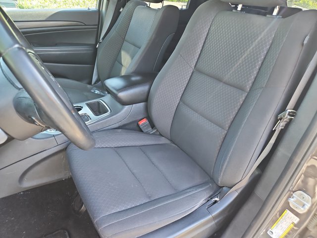 Used 2019 Jeep Grand Cherokee Laredo RWD image 13