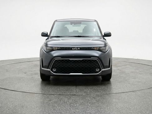 Used 2025 Kia Soul LX w/ LX Technology Package FWD image 2