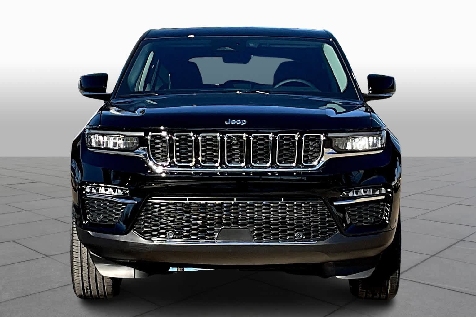 Used 2023 Jeep Grand Cherokee 4WD 4xe w/ Luxury Tech Group II image 3