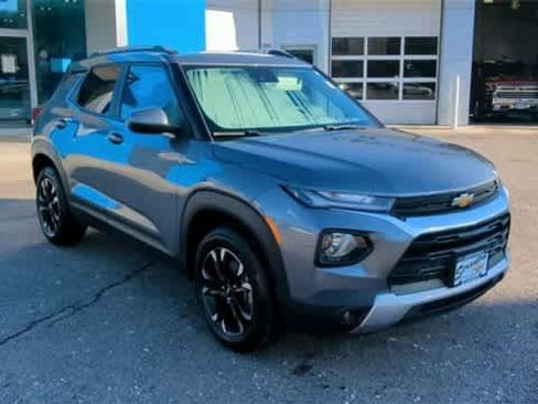 Used 2022 Chevrolet TrailBlazer LT w/ Convenience Package image 2
