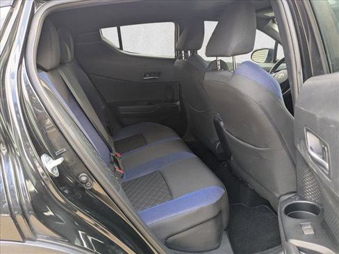 Used 2021 Toyota C-HR XLE image 17