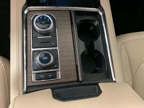 Used 2023 Ford Expedition Limited image 28