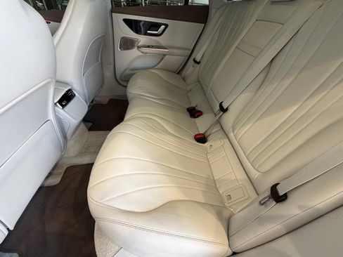 Used 2023 Mercedes-Benz EQE 500 4MATIC Sedan image 32