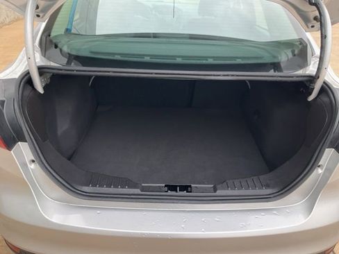 Used 2018 Ford Focus SE image 26