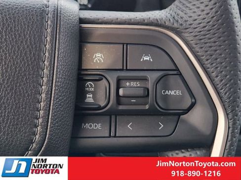 Used 2025 Toyota Tacoma TRD Sport image 31