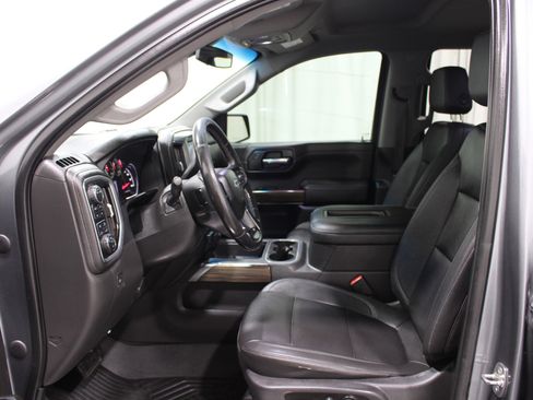 Used 2022 Chevrolet Silverado 1500 LT Trail Boss w/ LT Trail Boss Premium Package AWD/4WD image 3