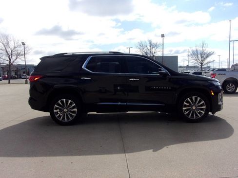 Used 2023 Chevrolet Traverse Premier AWD/4WD image 5