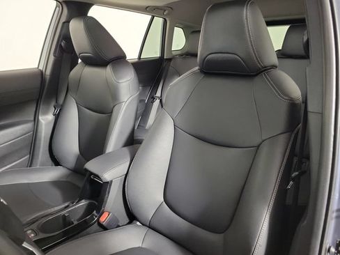 Used 2023 Toyota Corolla Cross XLE w/ Convenience Package FWD image 20