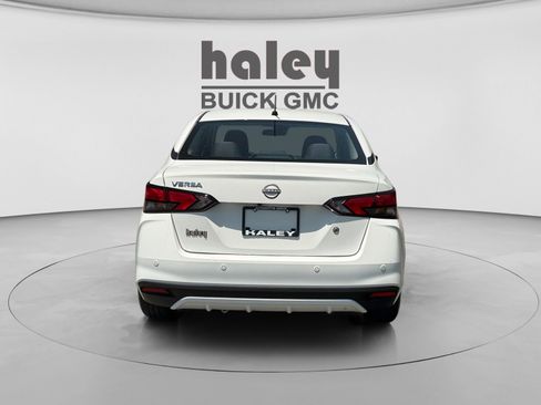 Used 2023 Nissan Versa S FWD image 4