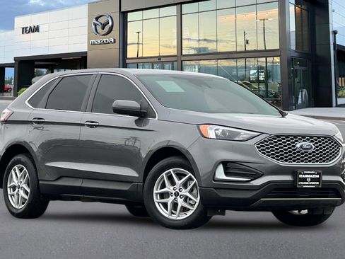 Used 2023 Ford Edge SEL image 2