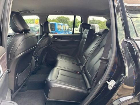 Used 2023 Jeep Grand Cherokee Limited AWD/4WD image 12