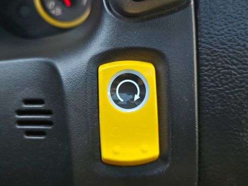 Used 2006 Chevrolet Corvette Coupe w/ Preferred Equipment Group image 29