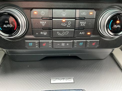 Used 2017 Ford F150 Lariat w/ Equipment Group 502A Luxury AWD/4WD image 10