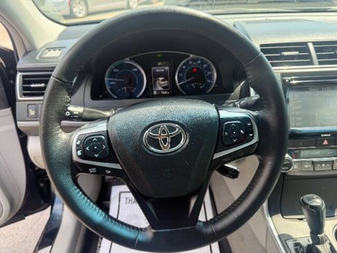 Used 2016 Toyota Camry XLE w/ Moonroof Package FWD image 11