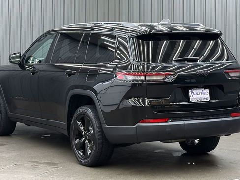 Used 2023 Jeep Grand Cherokee L Altitude AWD/4WD image 3