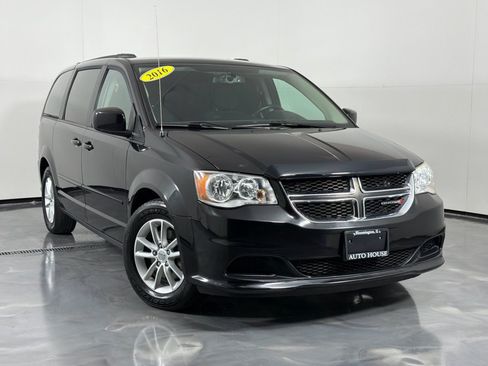 Used 2016 Dodge Grand Caravan SXT w/ UConnect Hands-Free Group FWD image 2