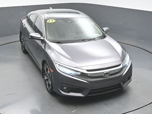 Used 2017 Honda Civic Touring image 40