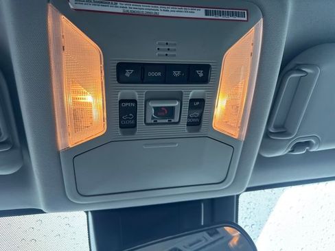 Used 2021 Toyota RAV4 XLE Premium AWD/4WD image 33