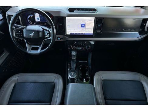 Used 2023 Ford Bronco Wildtrak image 15