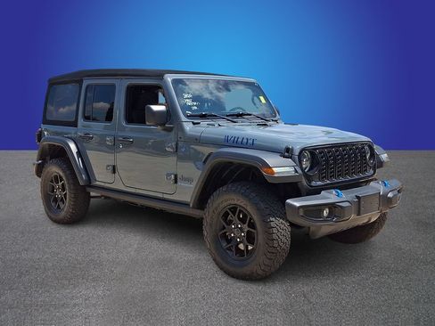 Used 2024 Jeep Wrangler Unlimited AWD/4WD image 3