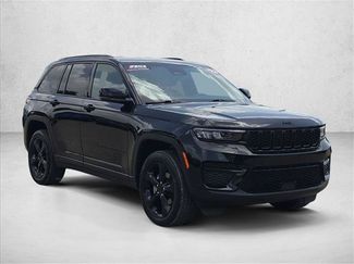 Used 2023 Jeep Grand Cherokee Altitude AWD/4WD video 3