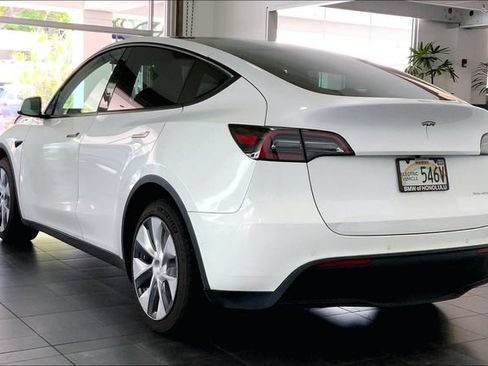 Used 2022 Tesla Model Y Long Range AWD/4WD image 5