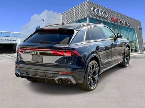 New 2025 Audi RS Q8 performance image 4