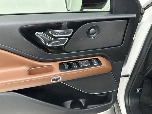 Used 2023 Lincoln Aviator Reserve w/ Equipment Group 201A image 12