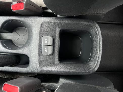 Used 2021 Nissan Versa SV image 25