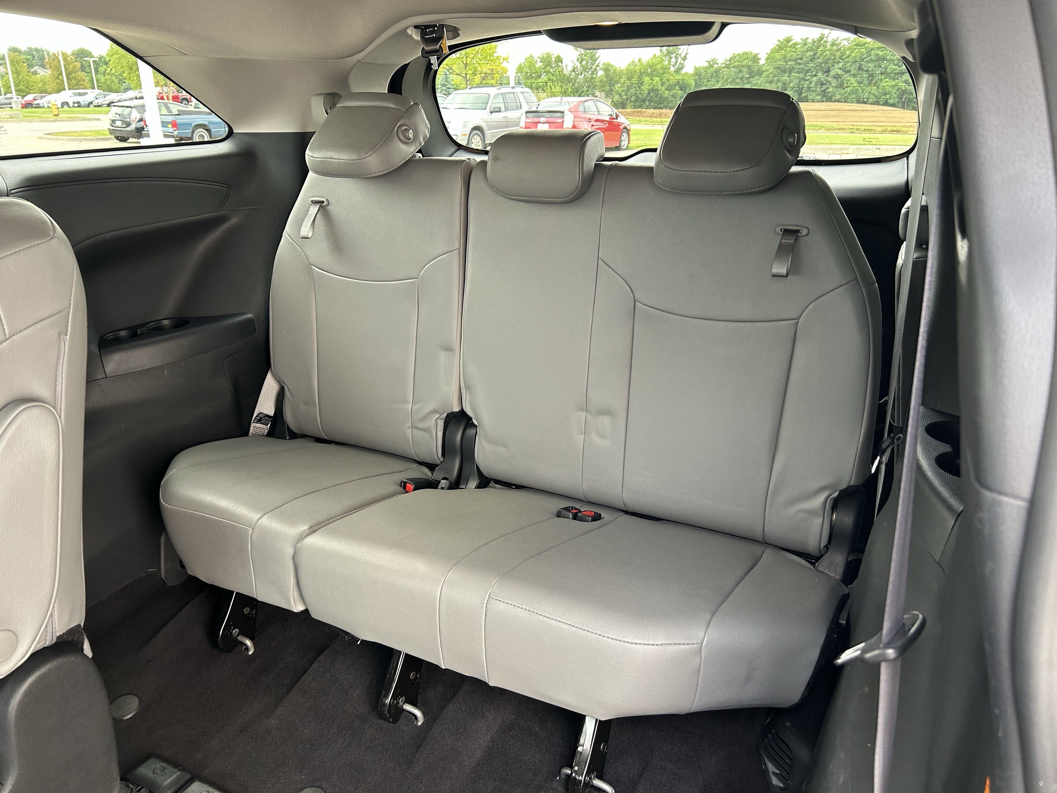 Certified 2025 Toyota Sienna XLE FWD image 19