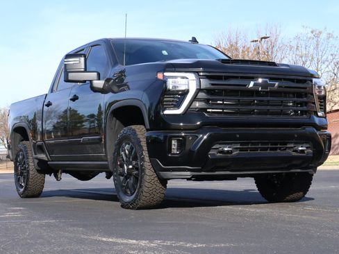 New 2026 Chevrolet Silverado 2500 High Country w/ Midnight Edition AWD/4WD image 1