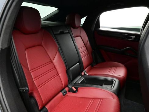 Certified 2023 Porsche Cayenne Turbo GT AWD/4WD image 17