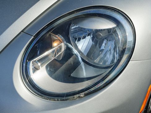 Used 2013 Volkswagen Beetle 2.5 image 20