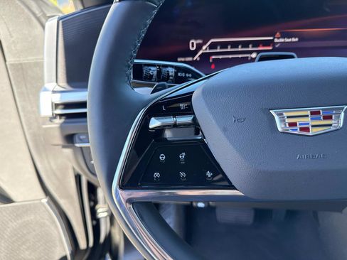 Used 2025 Cadillac Escalade ESV Sport image 31