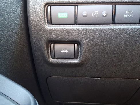 Used 2023 Nissan Sentra SV image 25