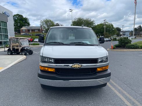 Used 2024 Chevrolet Express 2500 w/ Driver Convenience Package RWD image 8