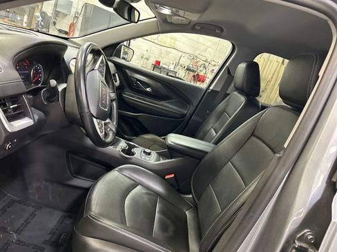 Used 2024 GMC Terrain SLT image 26
