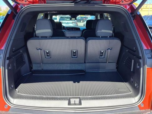 New 2026 Chevrolet Traverse LT w/ LPO, Floor Liner Package FWD image 8