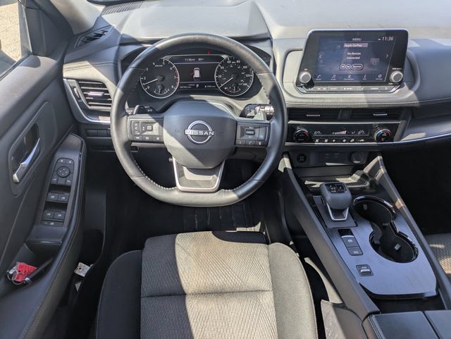 Used 2025 Nissan Rogue SV FWD image 17