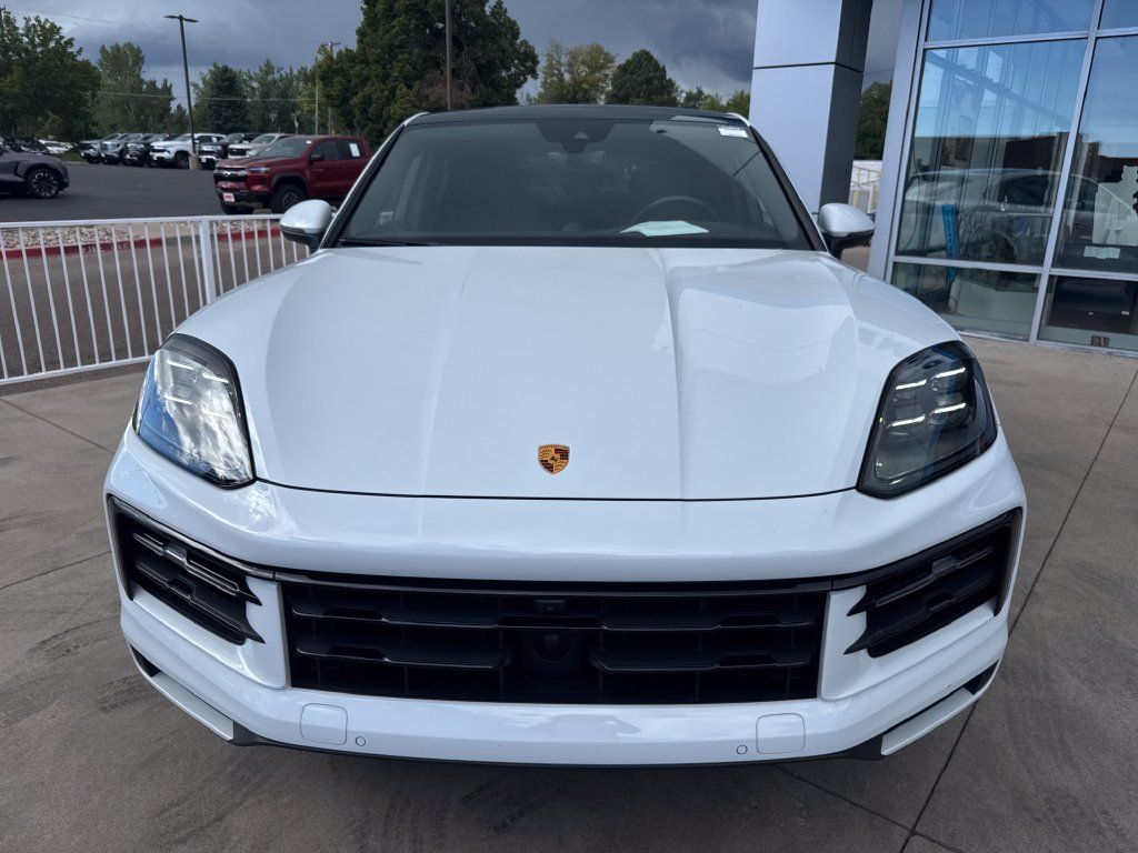 Used 2024 Porsche Cayenne Coupe AWD/4WD image 8