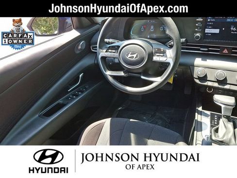 Certified 2024 Hyundai Elantra SE FWD image 11
