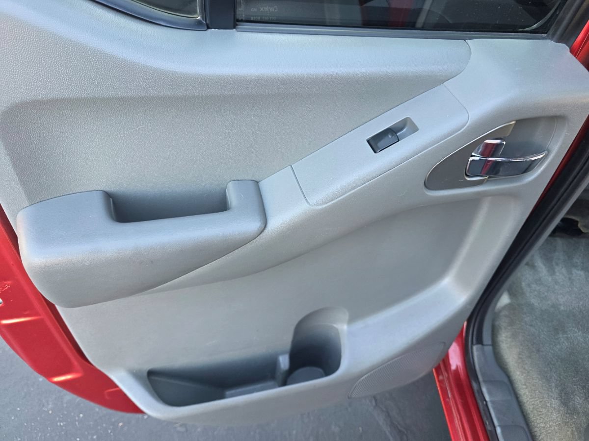 Used 2014 Nissan Frontier Desert Runner RWD image 29