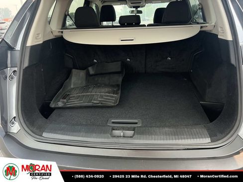 Used 2022 Nissan Rogue S FWD image 11
