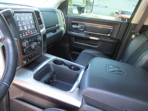 Used 2018 RAM 2500 Laramie w/ Snow Chief Group AWD/4WD image 19