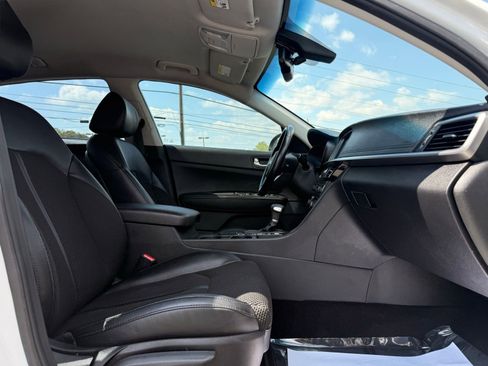 Used 2019 Kia Optima S FWD image 32