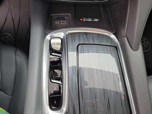 Used 2022 Buick Enclave Essence w/ Experience Buick Package image 22